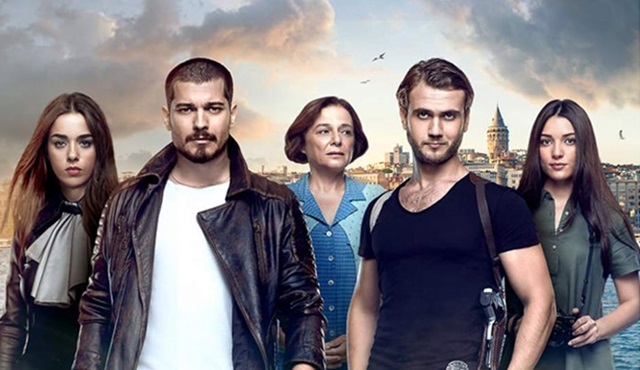 İçerde dizisi Şili'deki yayınına zirvede yer alarak başladı