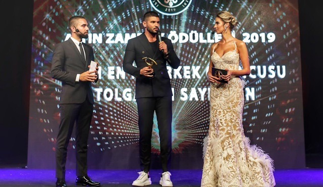 Tolgahan Sayışman’a en iyi erkek oyuncu ödülü!