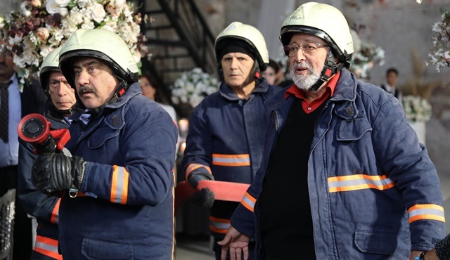 Metin Akpınar'ın Kafalar Karışık setinde yapılan röportajı yayınlandı!