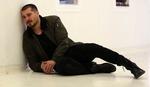 İçerde'de Melek’in ölümü, Sarp ve Mert için hayatlarının en büyük yıkımı oluyor!