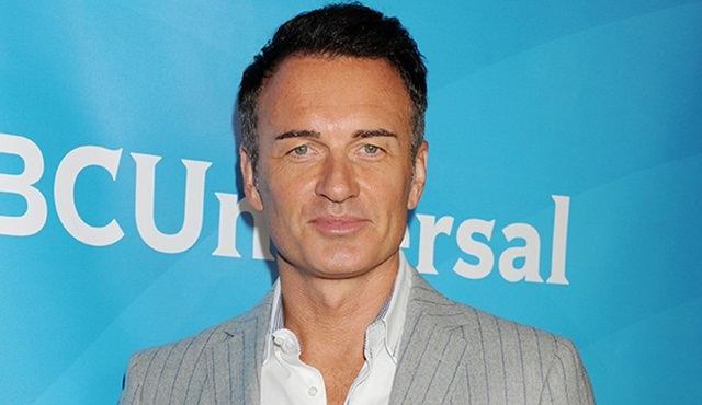 Julian McMahon, Hulu'nun yeni dizisi Marvel's Runaways'in kadrosuna katıldı