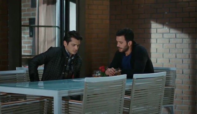 Beyaz atlı Sinyor İplikçi