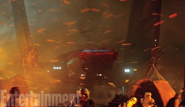Star Wars: Bölüm VII - Güç Uyanıyor filminden yeni kareler geldi