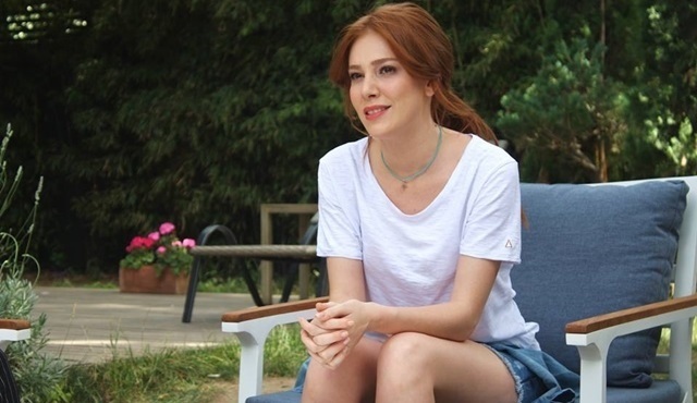 Kiralık Aşk 52. final bölümü fragmanında heyecan dorukta! Defne evlenmekten vazgeçiyor...