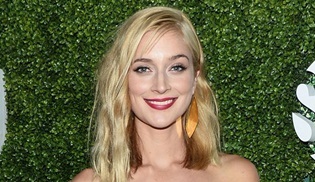Caitlin FitzGerald, Unreal