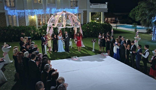 Kertenkele | Melis is kidnapped during the engagement party 