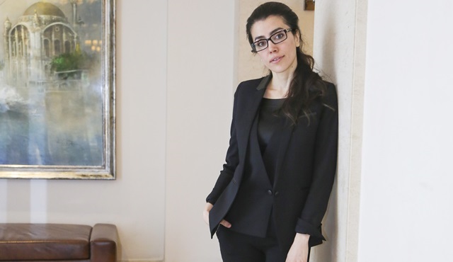 Bi Kahve 2 Sohbet, Azra Kohen'i konuk edecek!