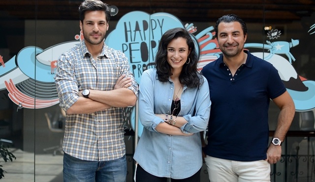 Hande Doğandemir ve Serkan Çayoğlu, Hayatımın Aşkı için ajans ziyaret etti!