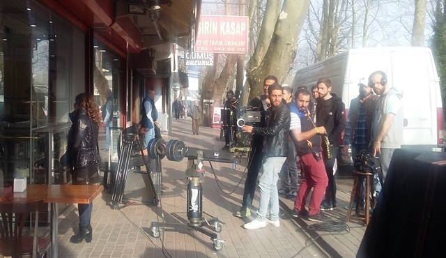 İlişki Durumu: Karışık; Kaldığımız yerden devamla...