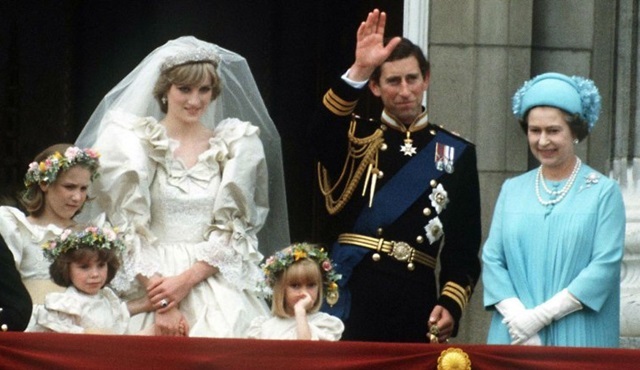 Feud'ün ikinci sezonunun Diana ve Charles hakkında olmasından vazgeçildi