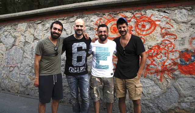 Mahalle filminin müzikleri Toygar Işıklı’ya emanet!