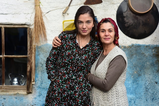 Setten İlk Kareler