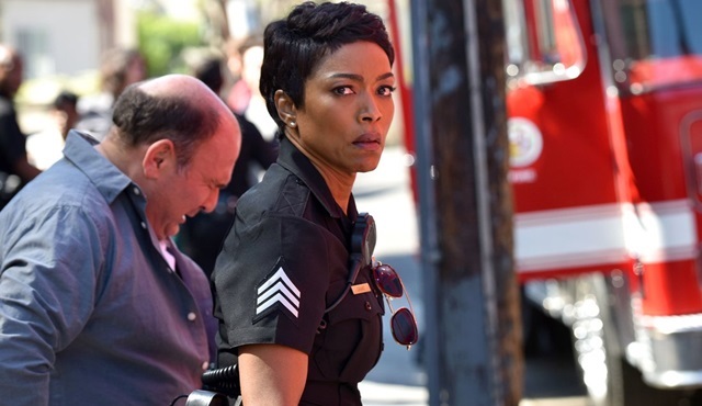 9-1-1 dizisi FOX'tan ikinci sezon onayını aldı
