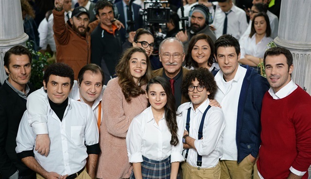 Hababam Sınıfı Yeniden filminin fragmanı ve afişi yayınlandı!