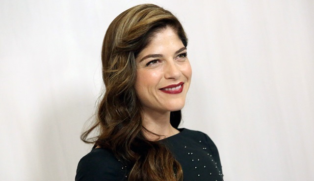 Selma Blair, Netflix'in yeni bilim kurgu dizisi Another Life'ın kadrosunda