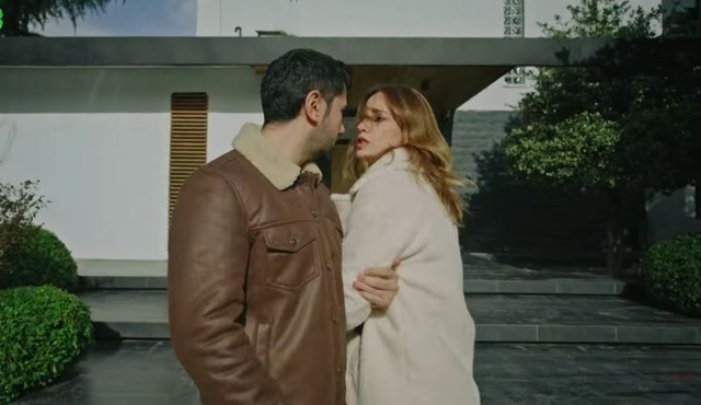 Sevdiklerimin yanında dolaşmayacaktın!