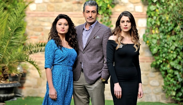 Paramparça, tekrar bölümleriyle her Pazar Star’da!